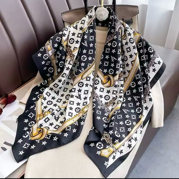 Fashion Scarf - Picture 4 of 4